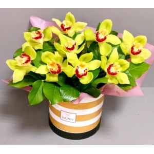 Шляпная коробка с орхидеями 